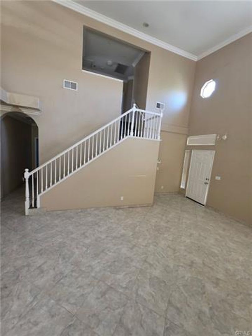 Spacious Home – photo 2