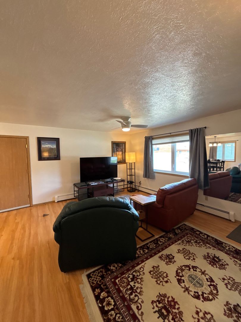 3 bedroom / Washer & dryer in unit! / Sorry no pets – photo 4