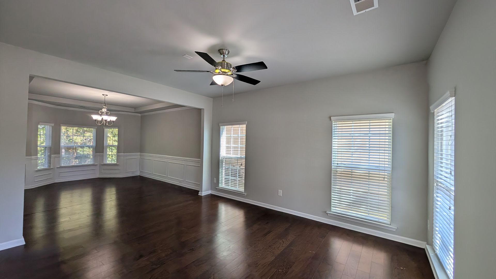 Stunning 7 Bedroom House with a Loft and Updated Kitchen in Harrisburg – photo 4