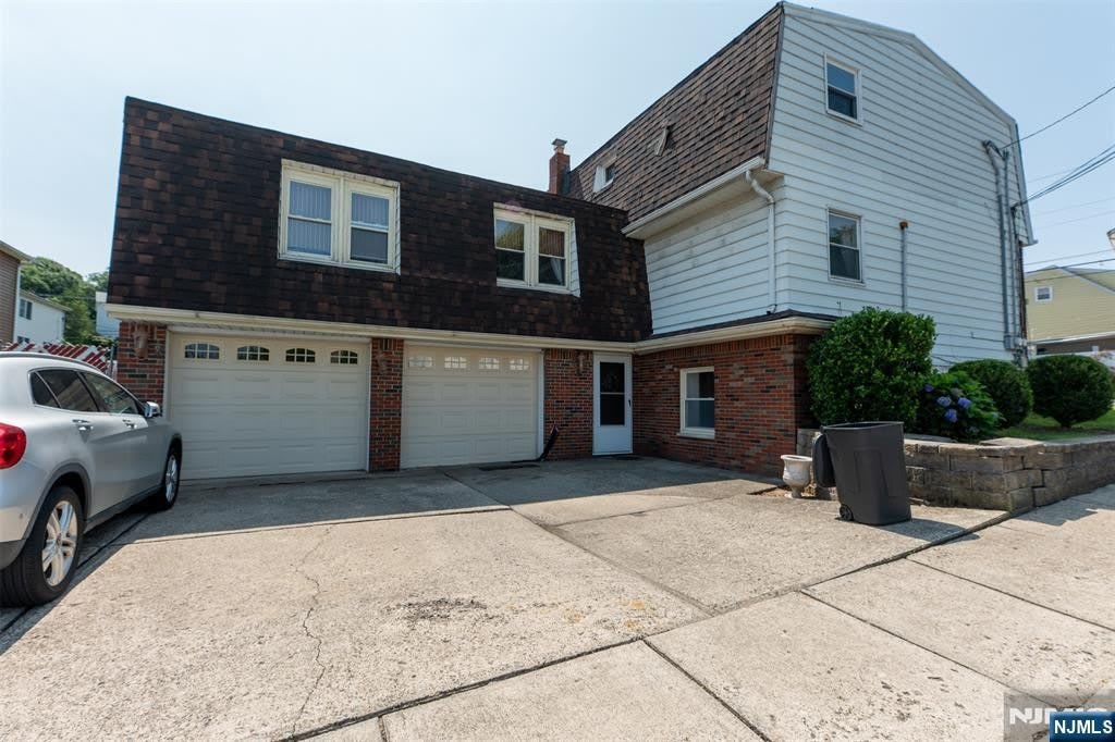 449 Taft Avenue – photo 5