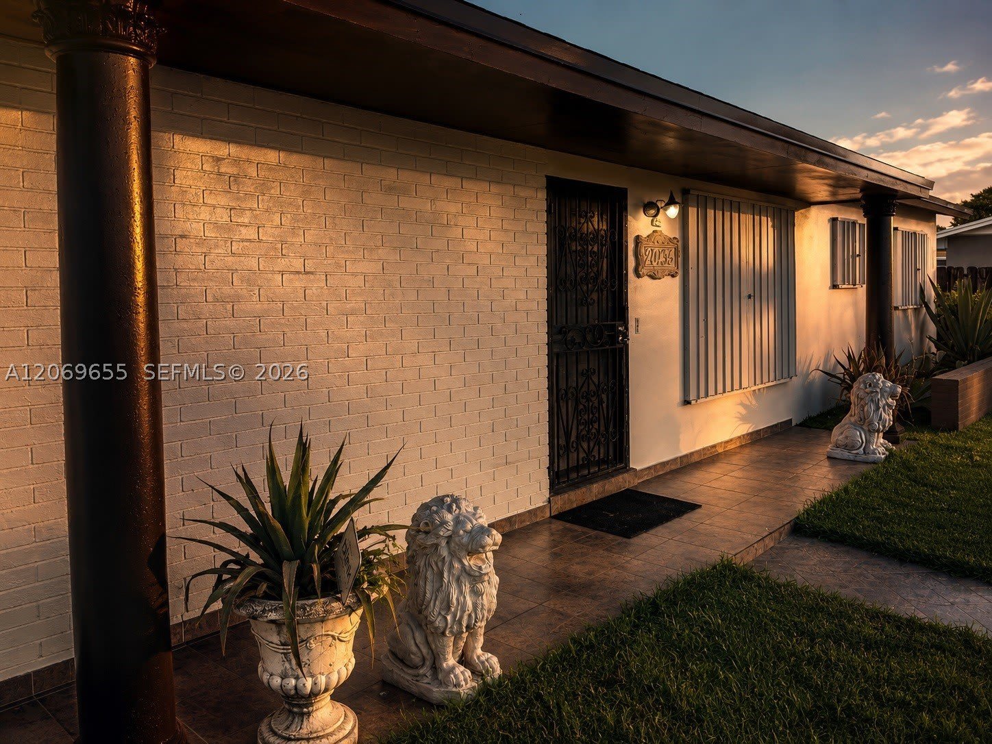20435 NW 37th Ct – photo 4