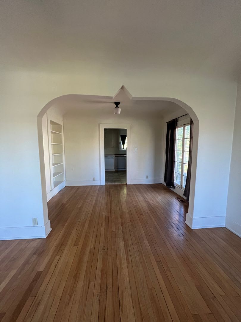 2 Bedroom 1 Bathroom Home – photo 3