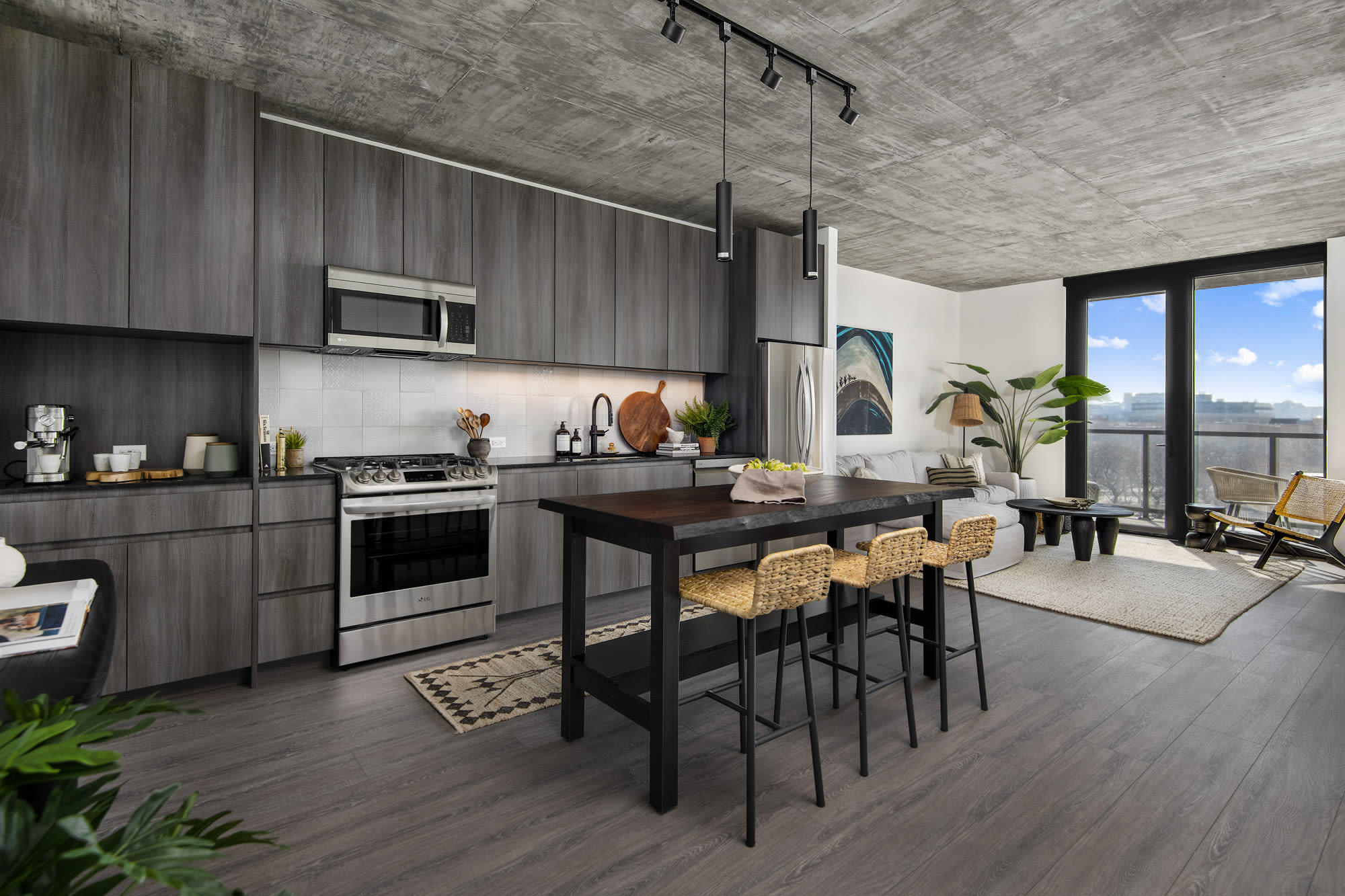 1380 W Randolph St – photo 1