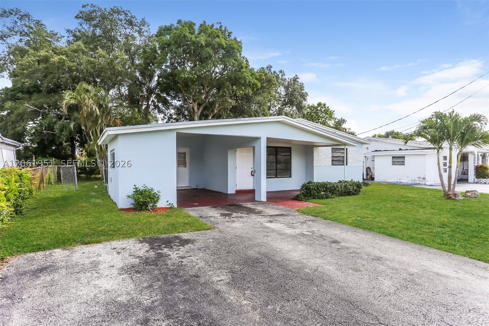 3751 NW 9th Ct – photo 2