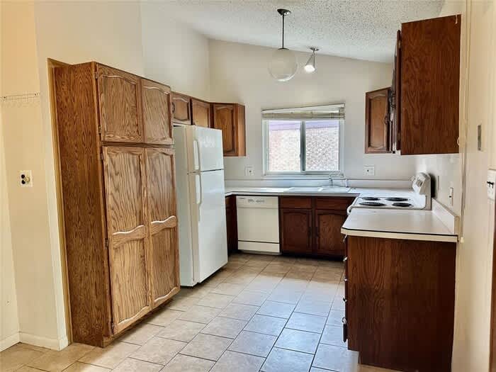 21669 Tulipwood Street – photo 5