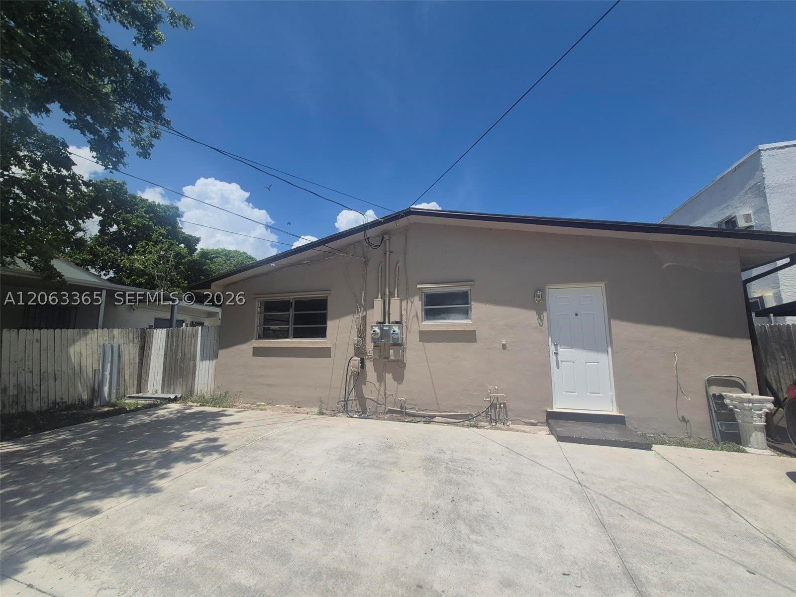 1715 SW 4th St – photo 2