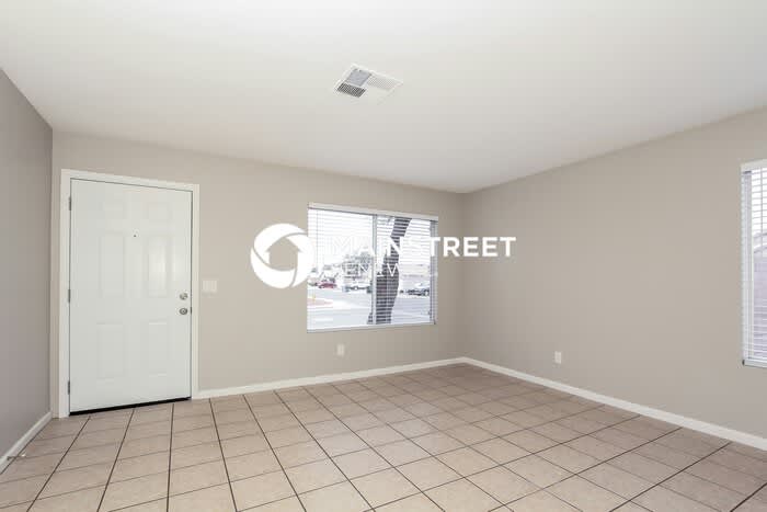 10730 West Glenrosa Avenue – photo 2
