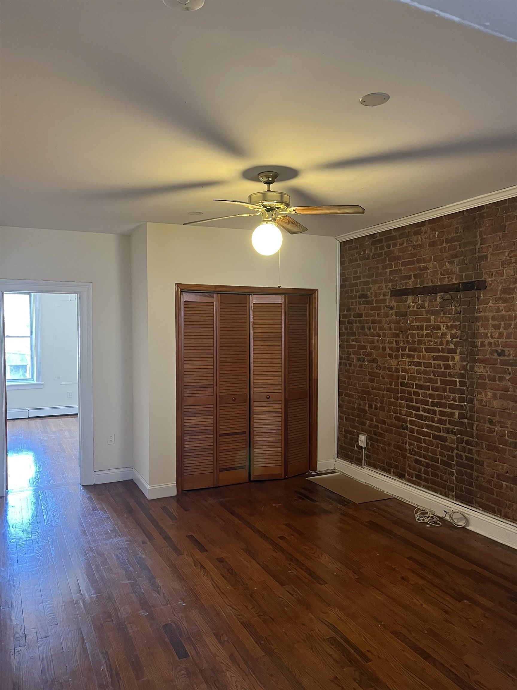 527 Willow Ave – photo 2