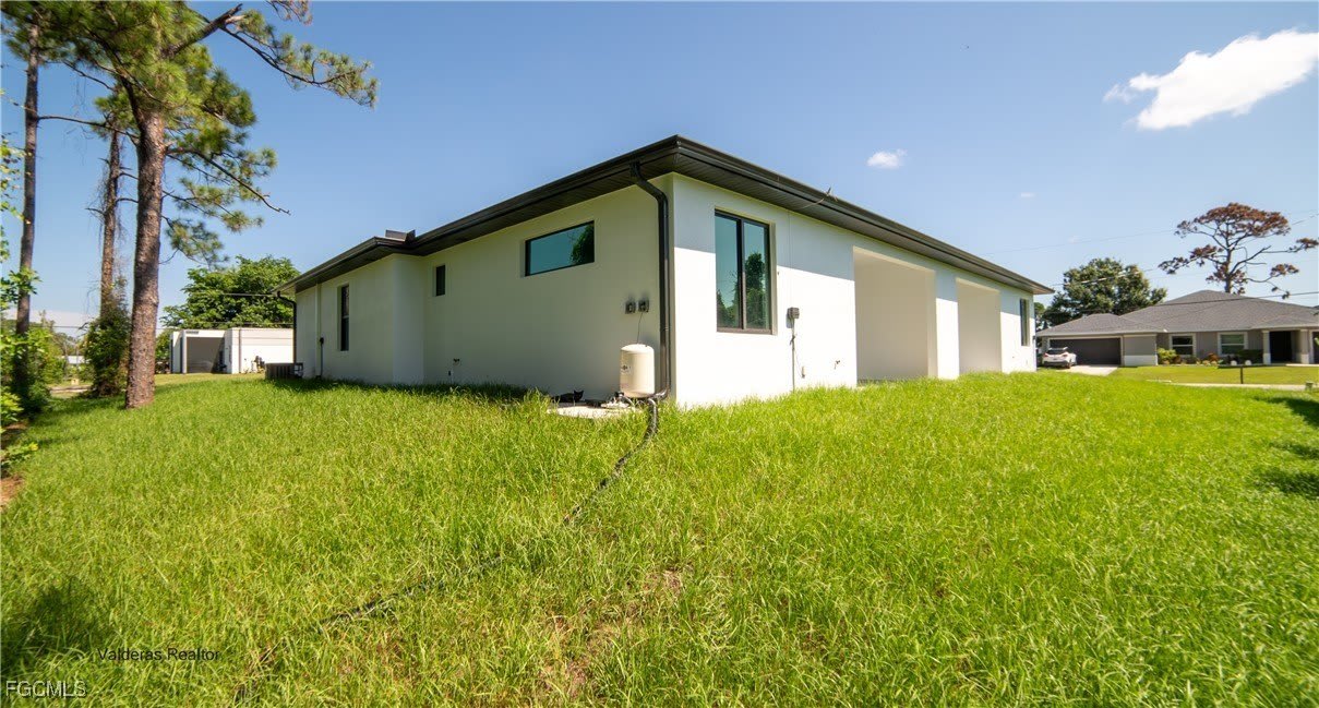 2401 2403 Matena Avenue S – photo 4