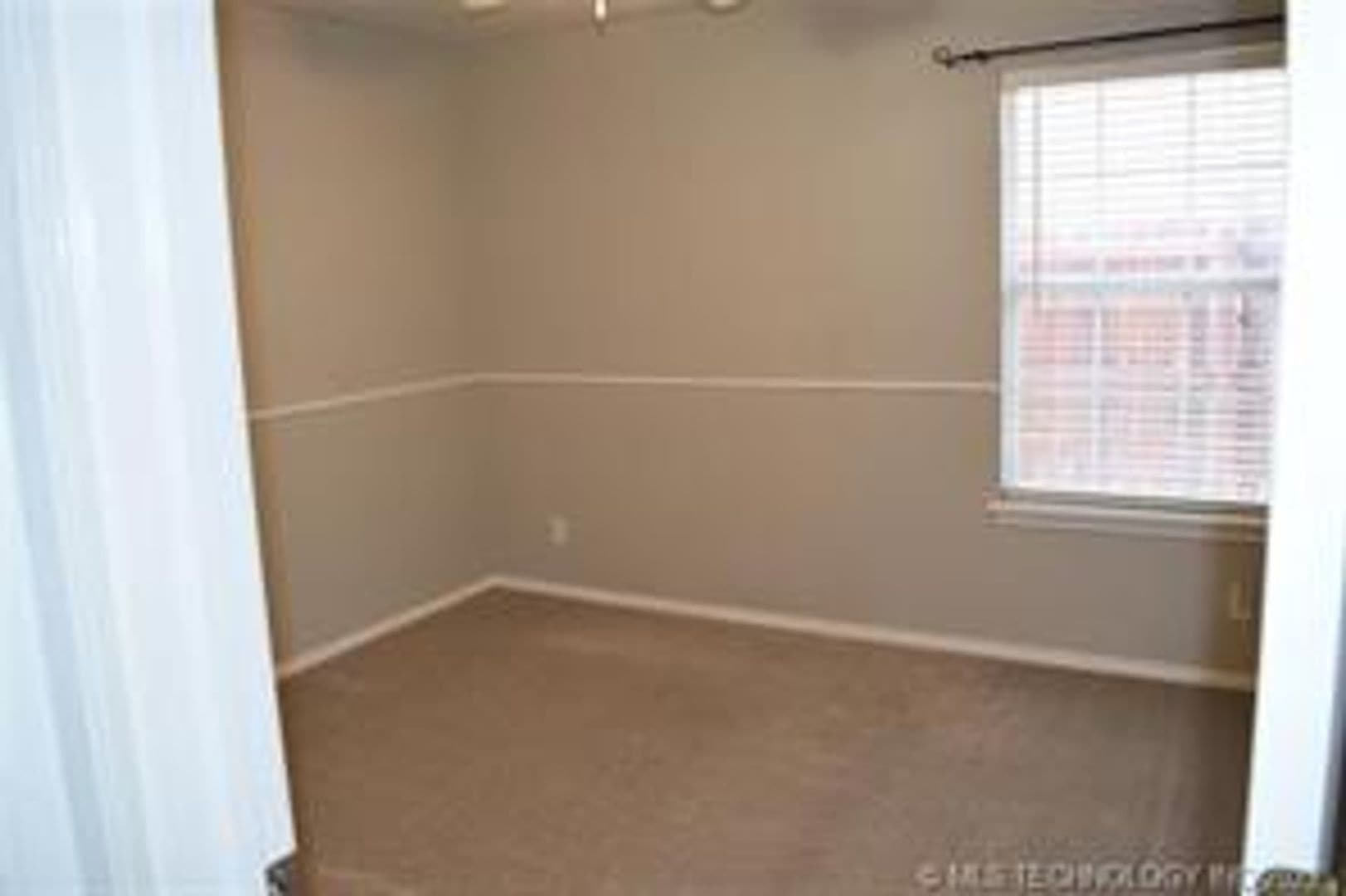 Beautifully Kept 1 5 Story Home With 3 Lg Bedrooms Game Room Could Be A 4Th Bedroom – photo 2