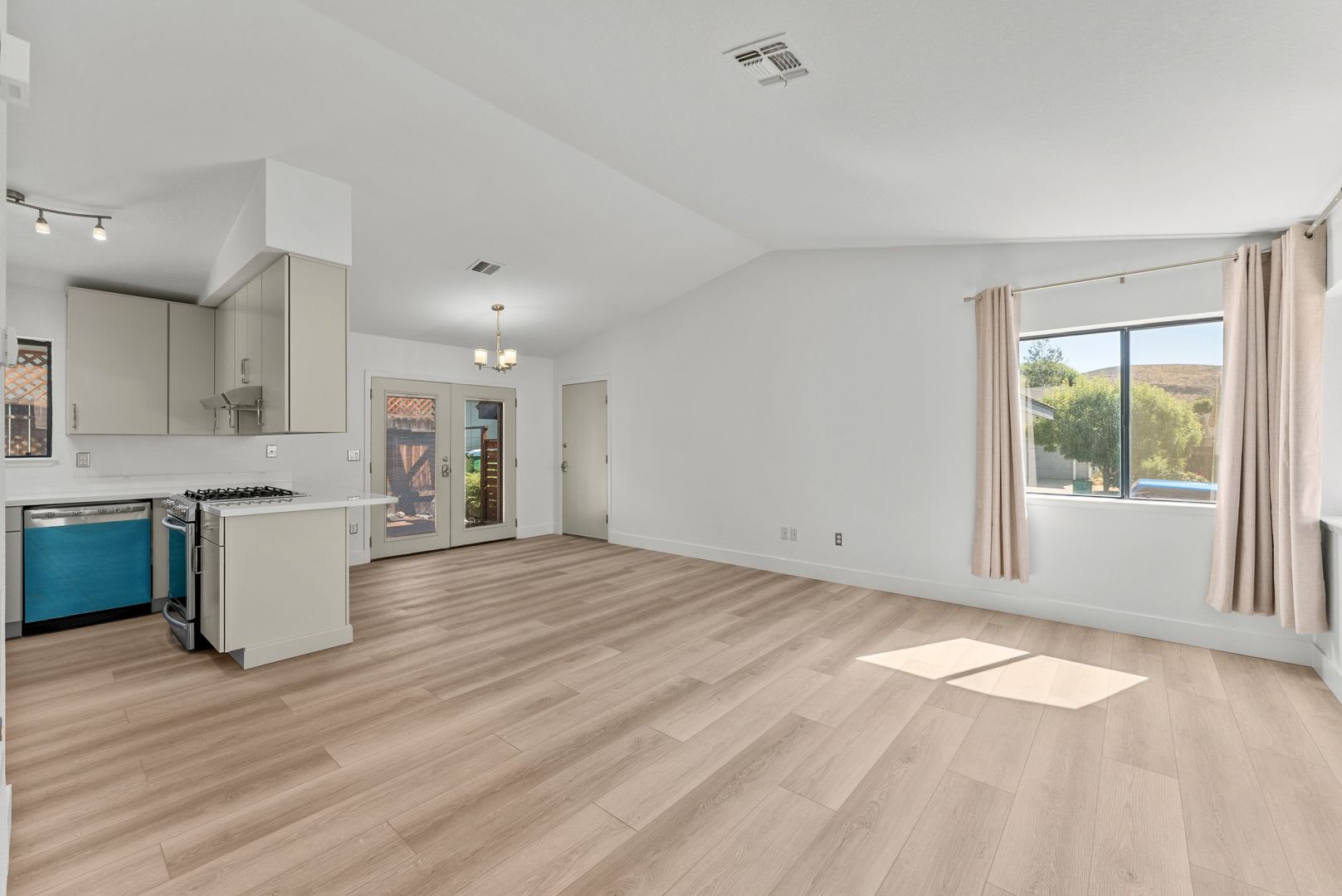 145 Summerset Beautifully Remodeled And Ready For You To Call Home – photo 5