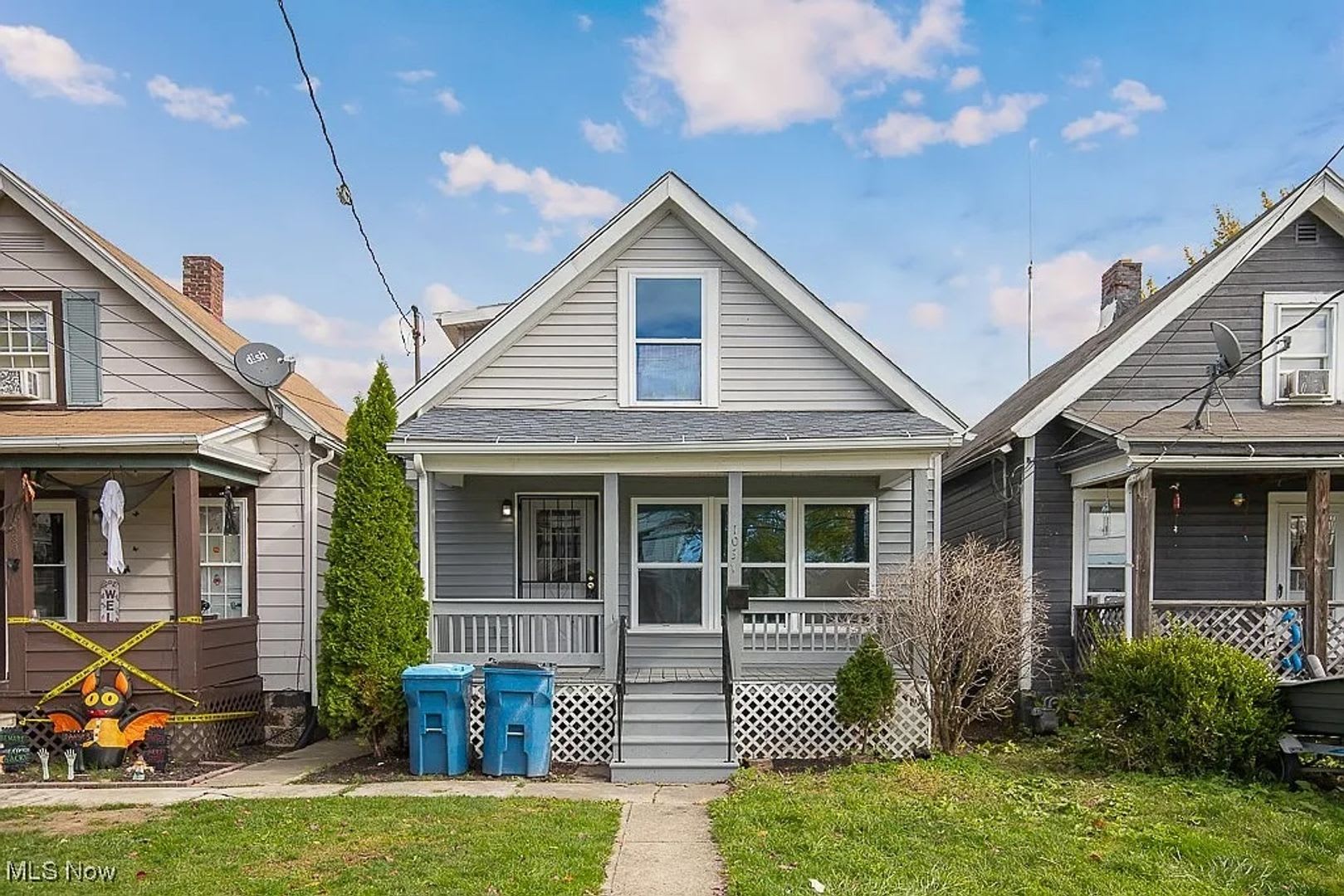 Four Bed 2 Full Bath in Lorain- FIRST MONTH RENT HALF OFF! – photo 1