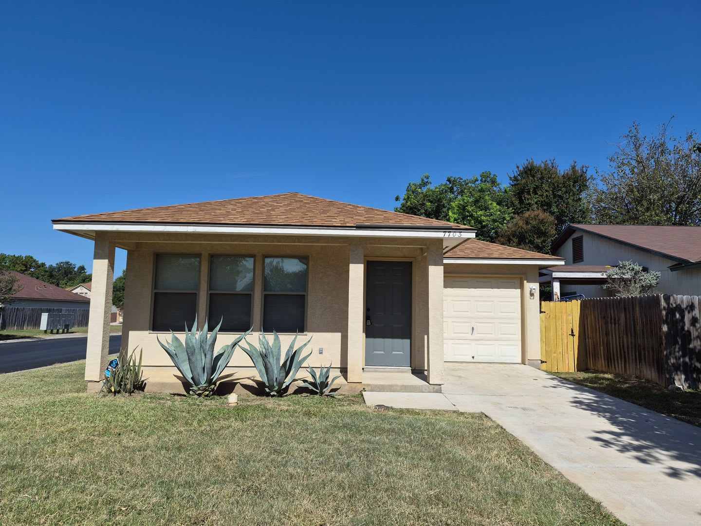 7703 Chatsworth, San Antonio, TX. 78250 – photo 1