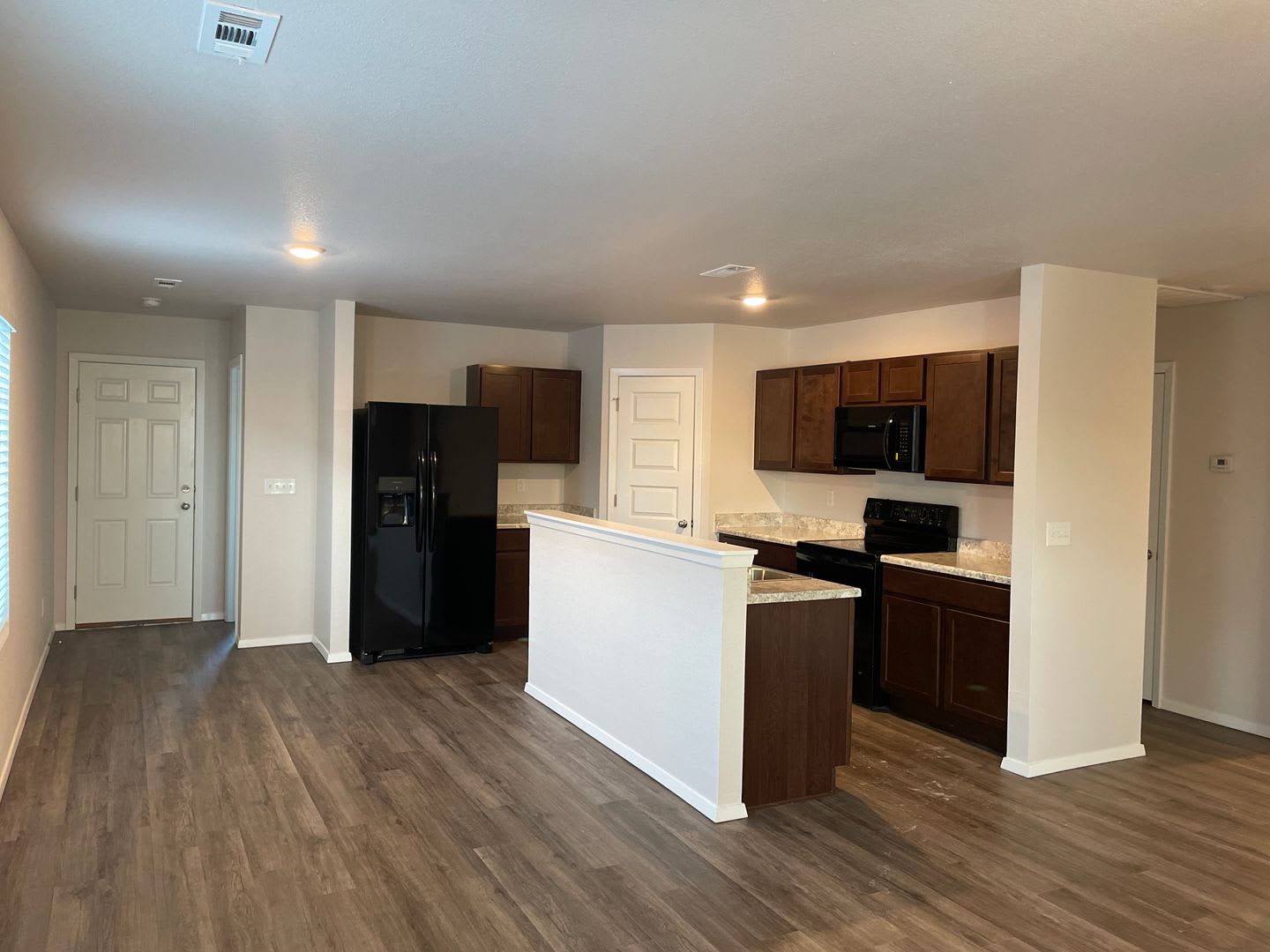 PRE-LEASING NOW! Modern Three Bedroom – photo 5
