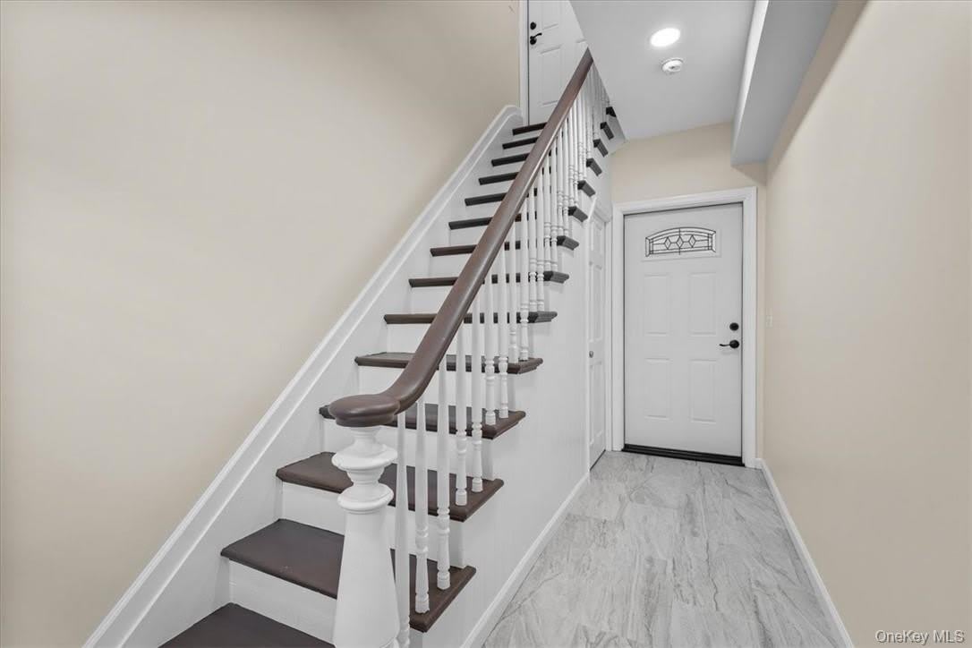 175 W Main Street – photo 3