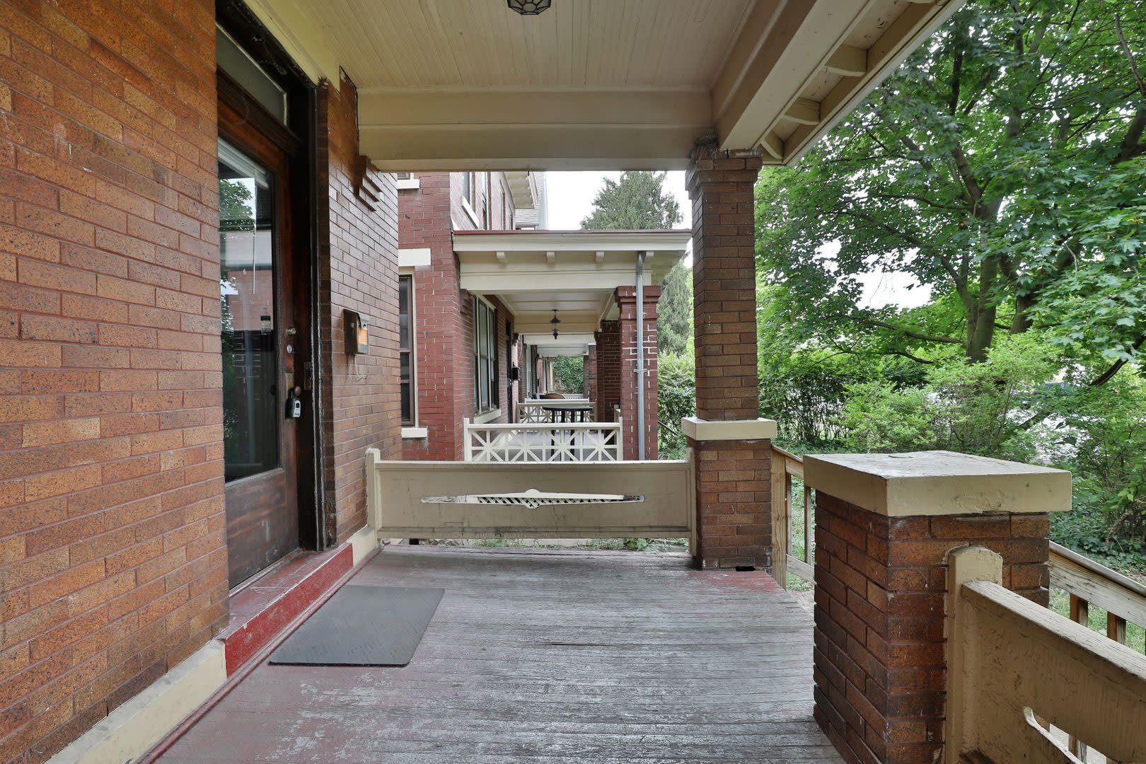 Great CENTRAL Location 5 Bedroom House – photo 3