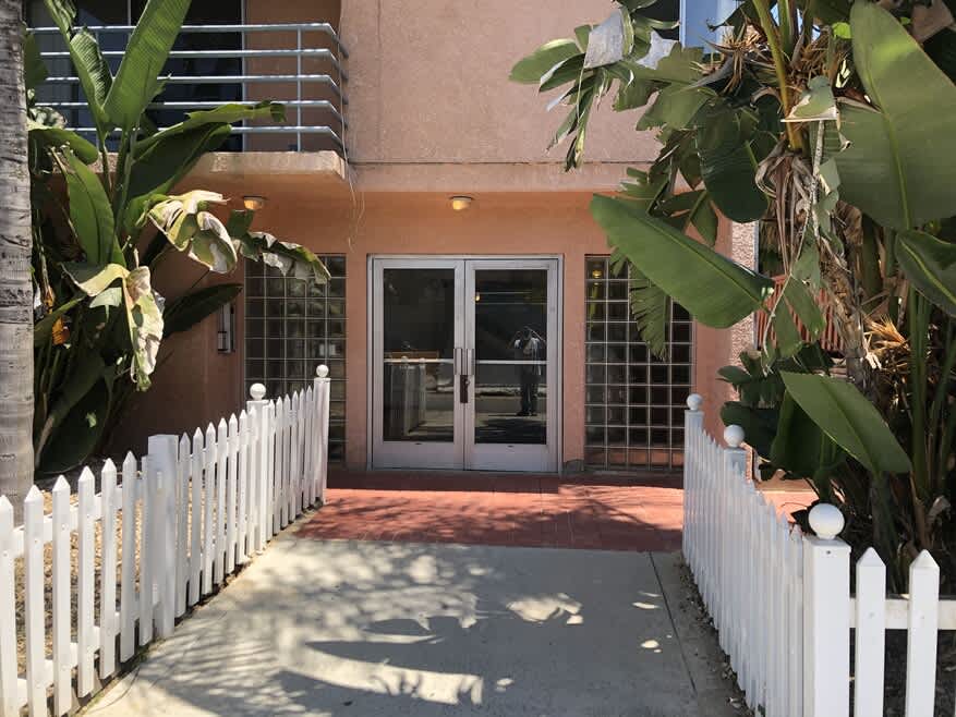 5320 Whitsett Avenue – photo 1