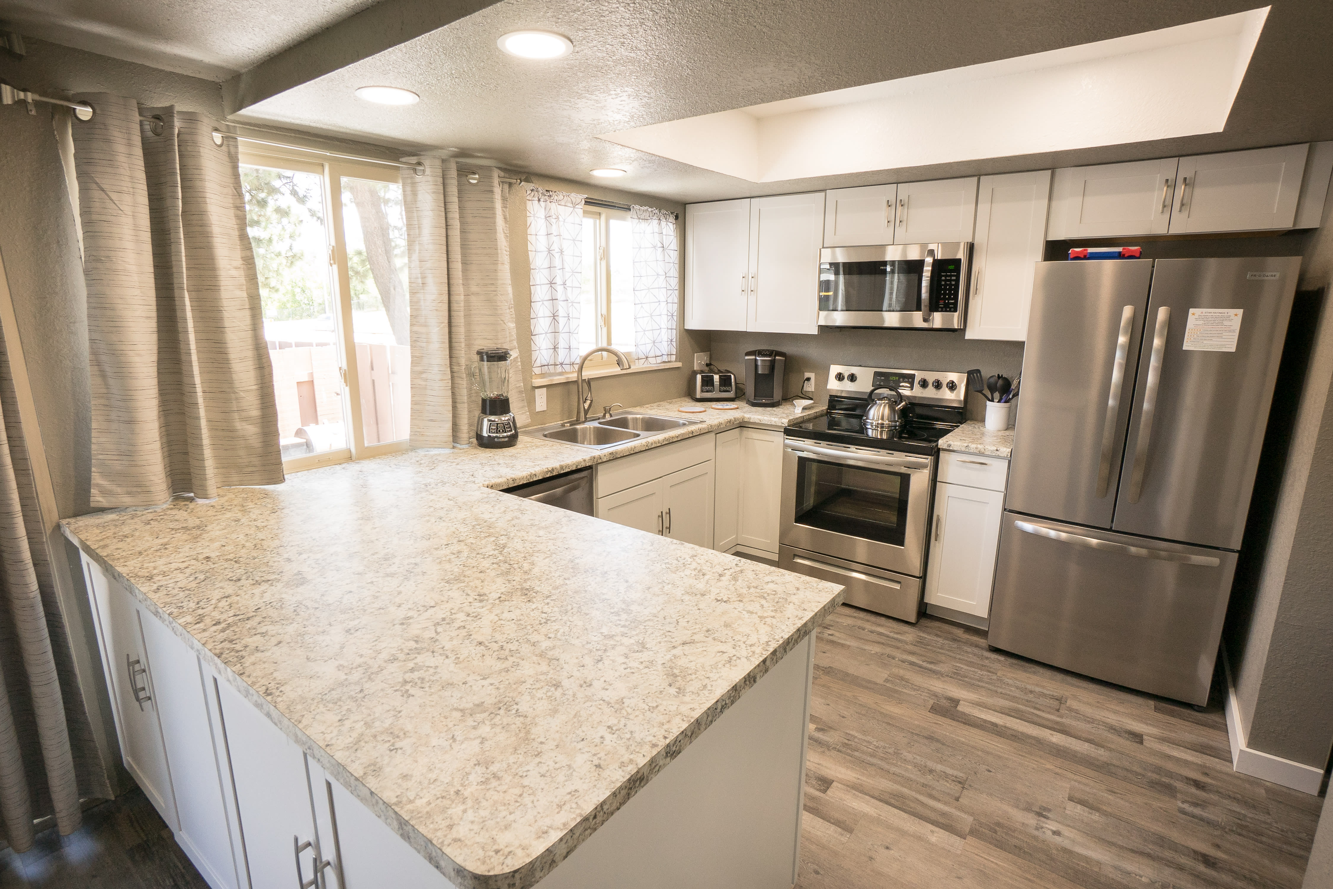 3872 Constitution Avenue – photo 4