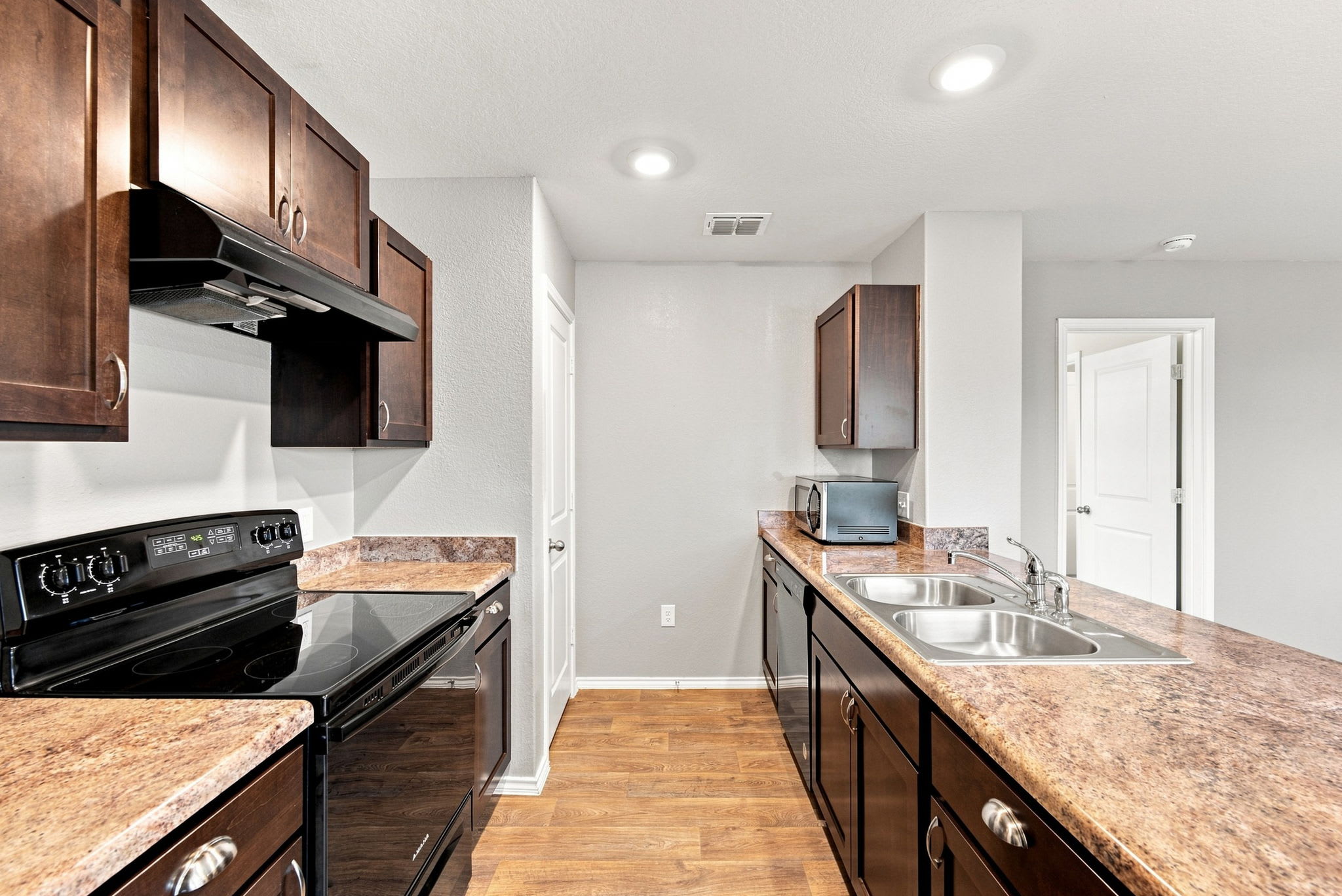 8111 Autares Sq – photo 5