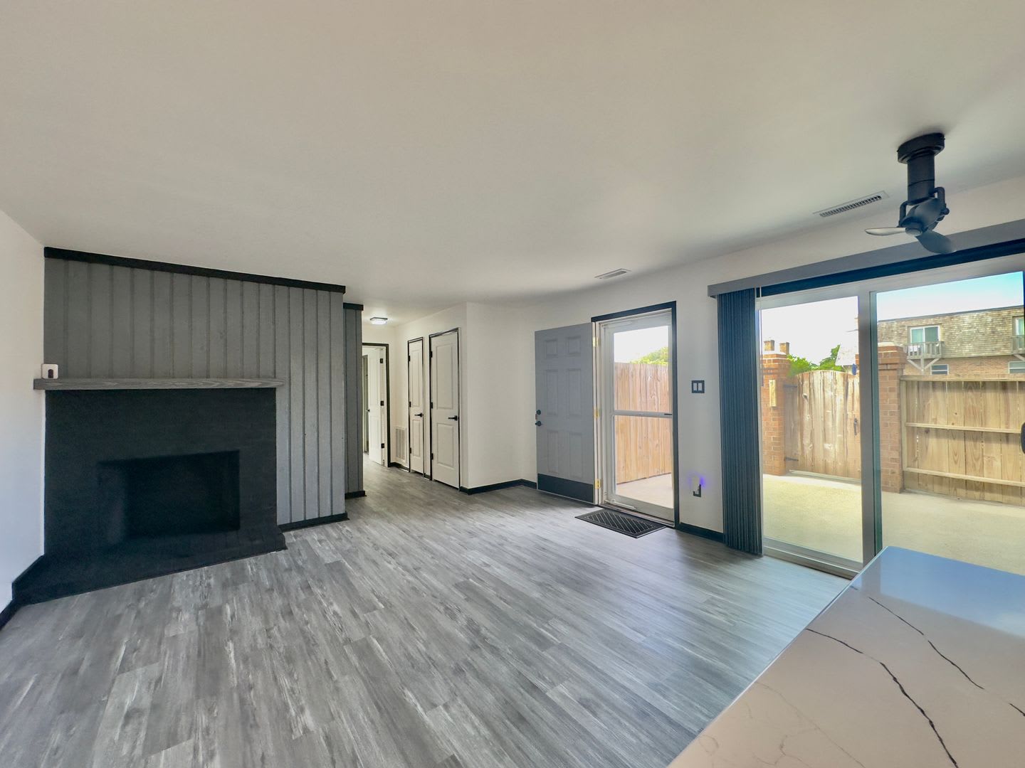 Luxury Newly Remodeled Condominium – photo 2