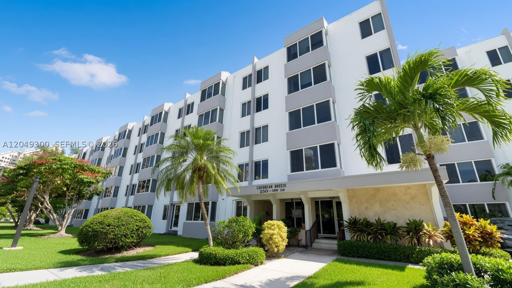 250 180Th Dr – photo 1
