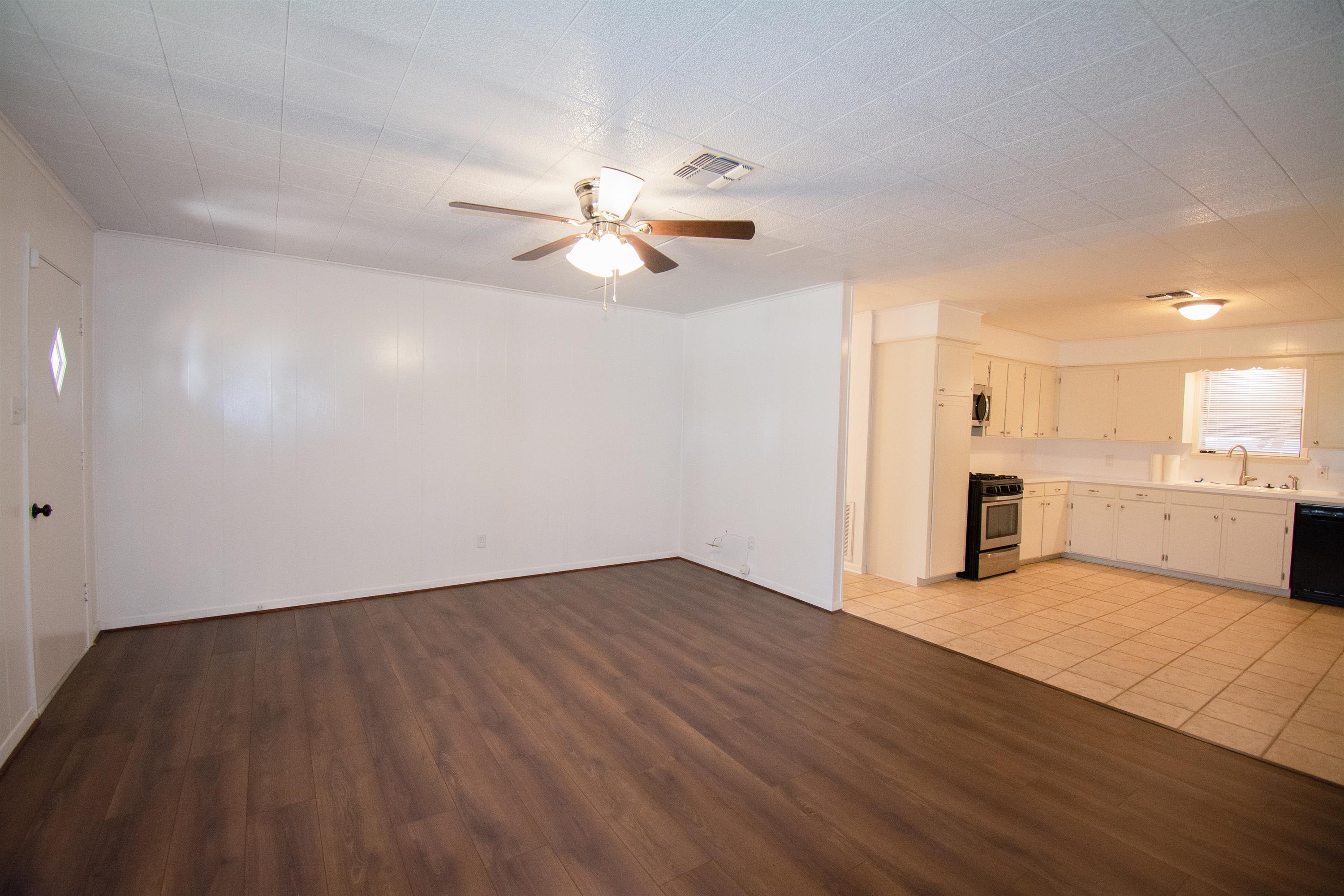 203 Schuerenberg Street – photo 3