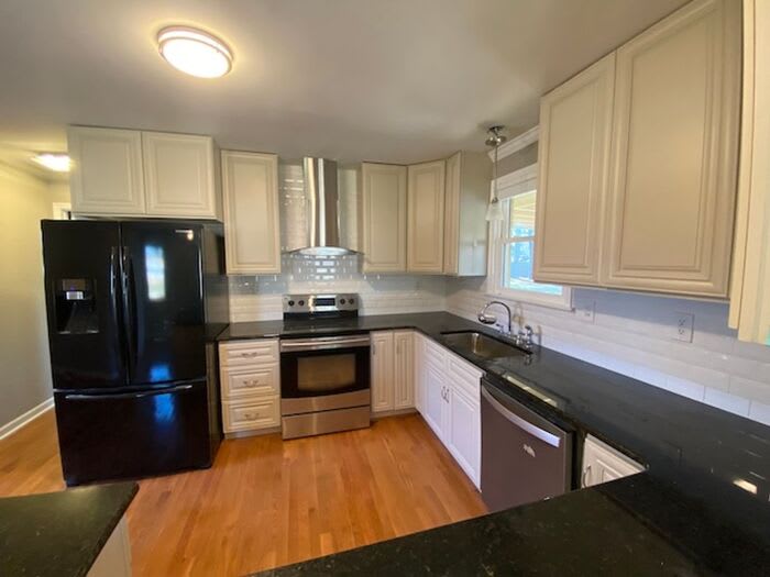 6407 Robinhood Lane Northwest – photo 2