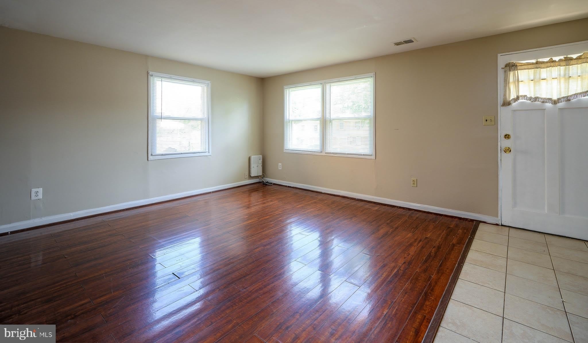 7737 GREYMONT Street – photo 4