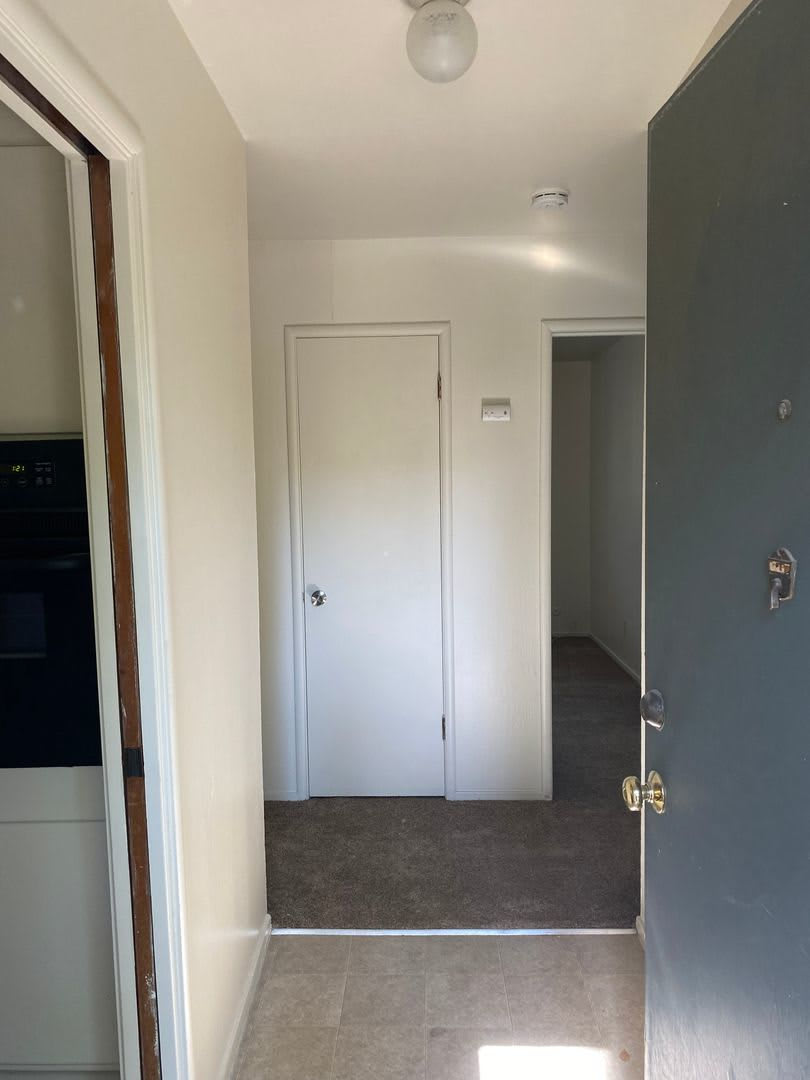 3 Bdrm/2 Bath Home Close to Downtown & Shopping-$500 Off 1st Month's Rent – photo 3