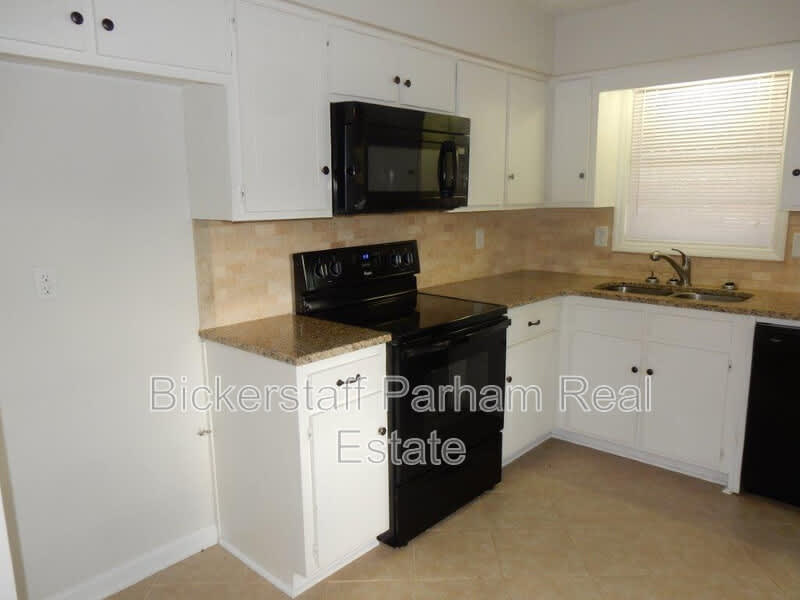 8110 Trafalgar Way – photo 4