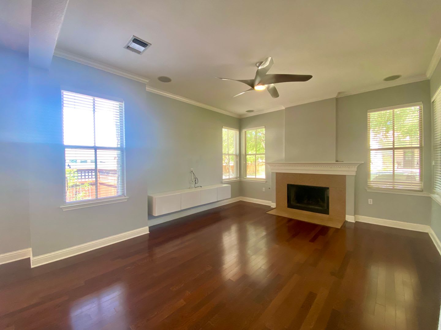 Large Home in Mueller! Available for October! – photo 5