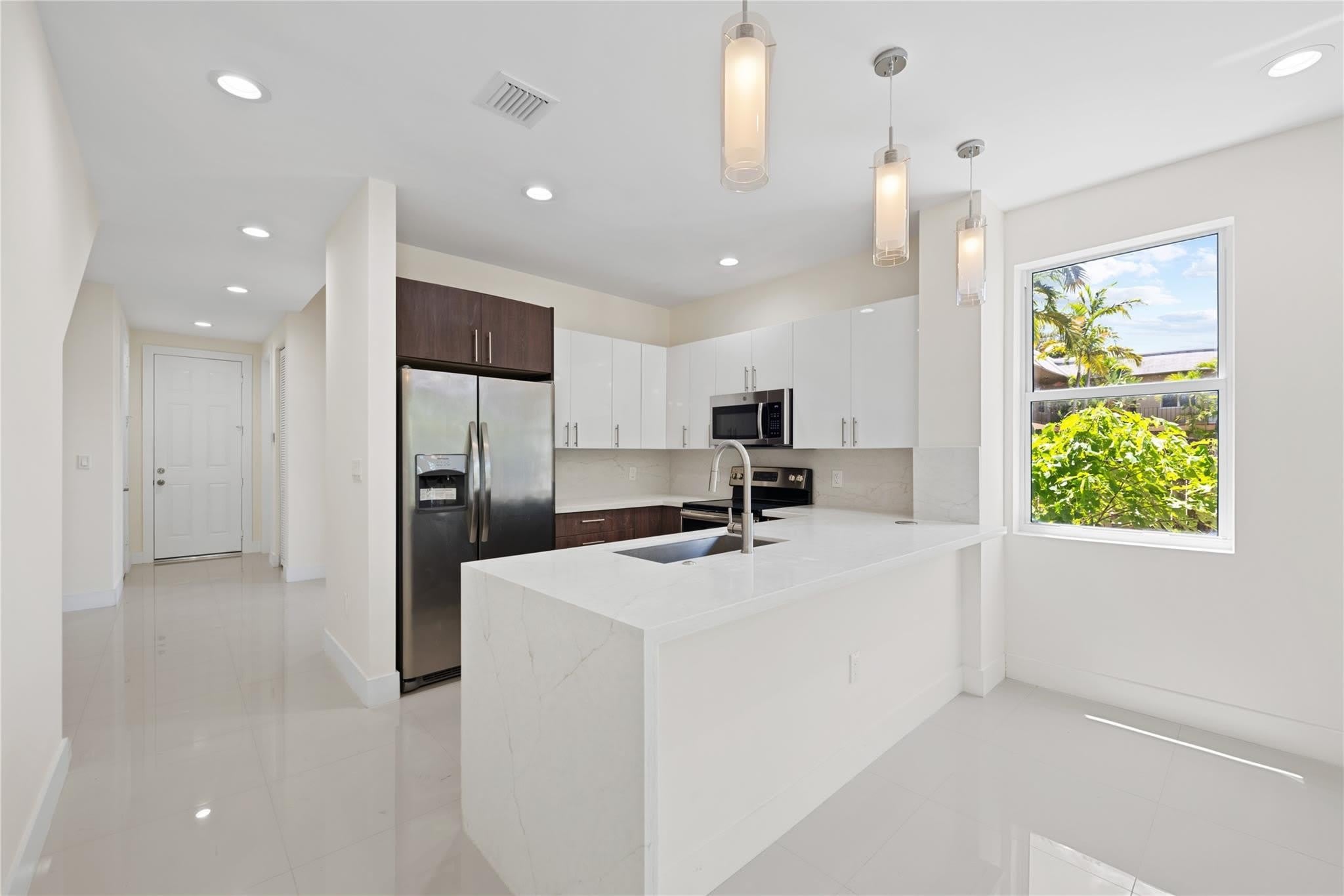 1434 SW 4th Avenue – photo 3