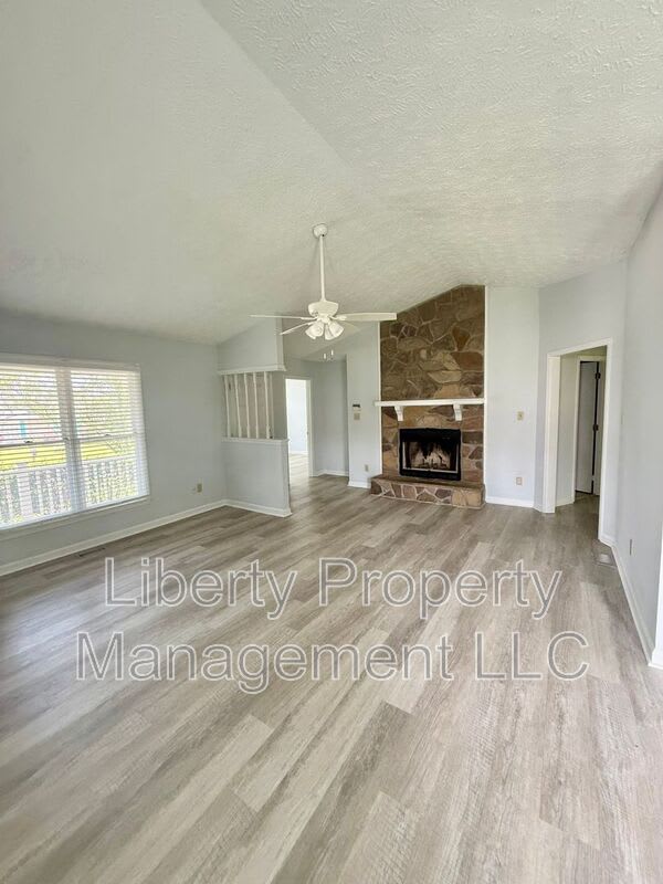 1222 Skyline Dr. – photo 4