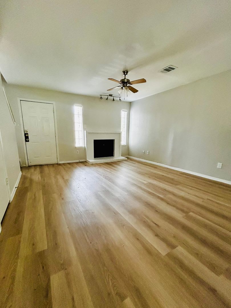 Spacious two-story, two-bedroom condo in the Greenbelt – photo 2