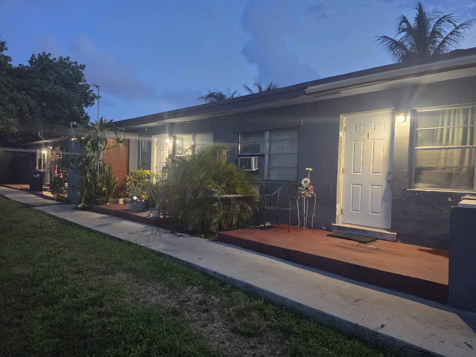 2930 Nw 32nd St – photo 1