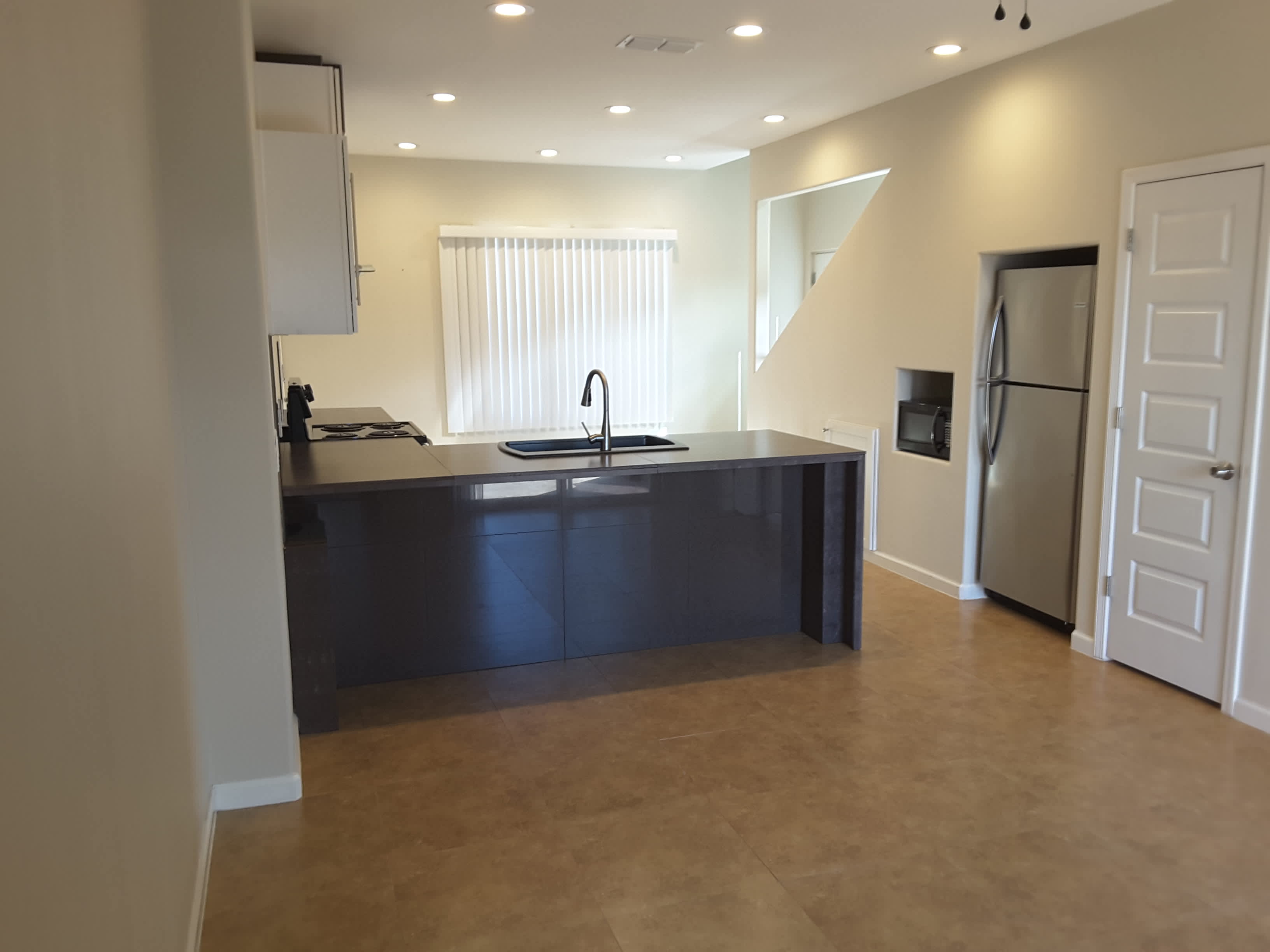 1000 East Daffodil Avenue – photo 5