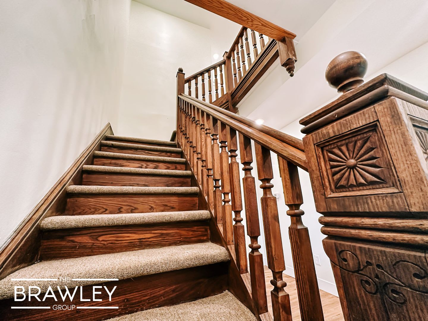 **FULLY REMODELED** (AUGUST 2028) INCREDIBLE LOCATION IU CAMPUS 6 BEDS!!! – photo 2