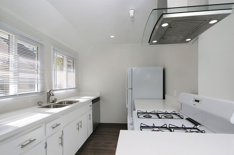 10002 1 2 Pinewood Ave – photo 5