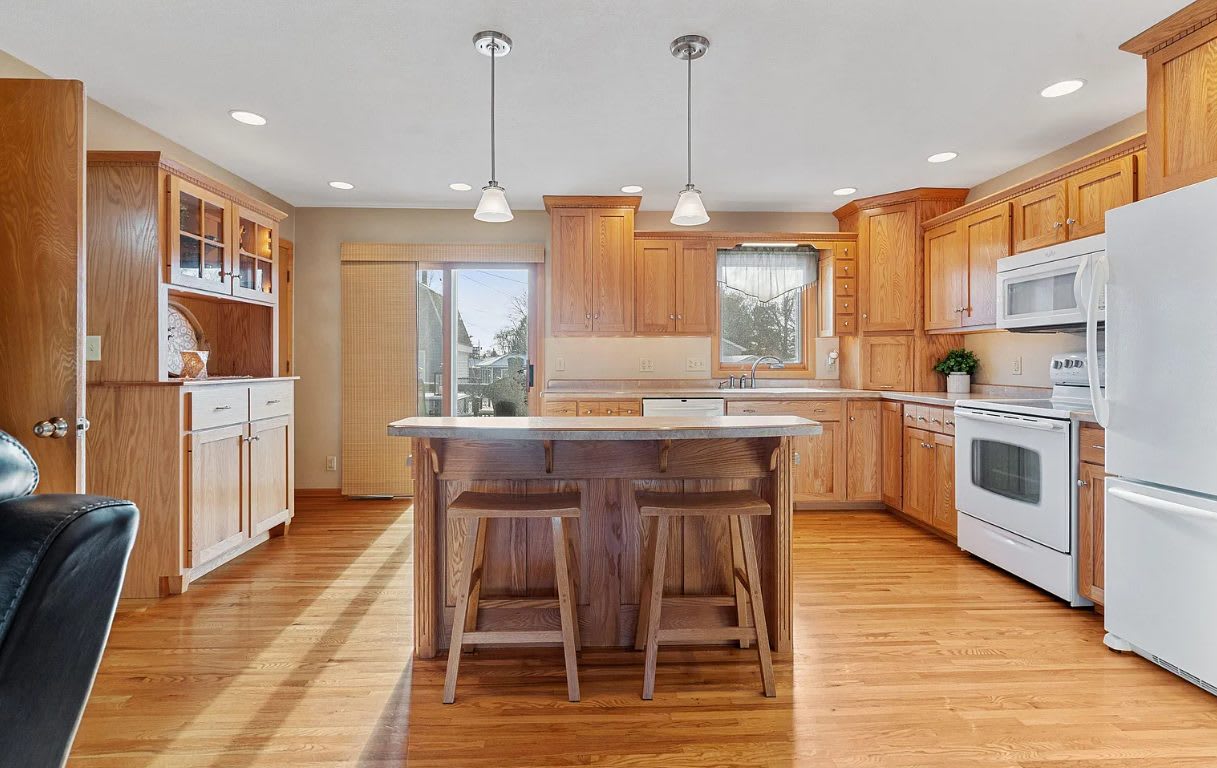 3029 Saratoga Drive – photo 2