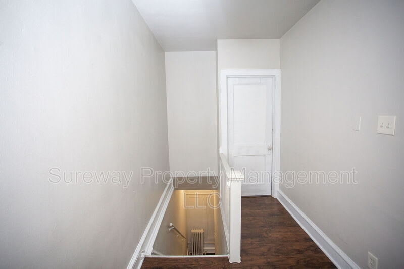 1034 B Collings Ave – photo 2