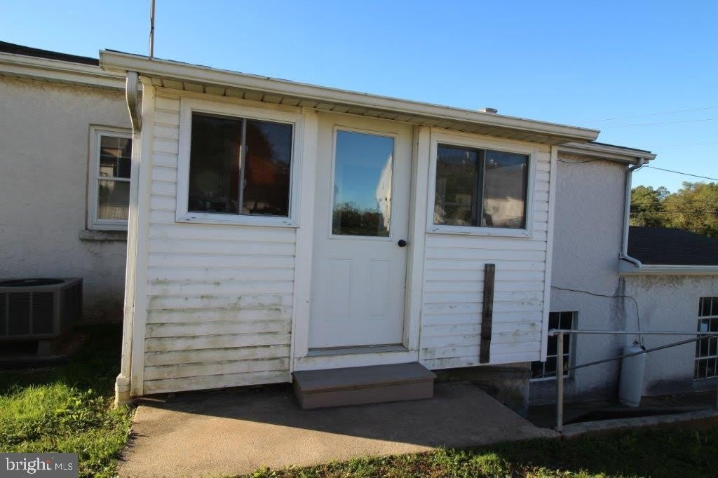 1217 GEORGETOWN Road – photo 1
