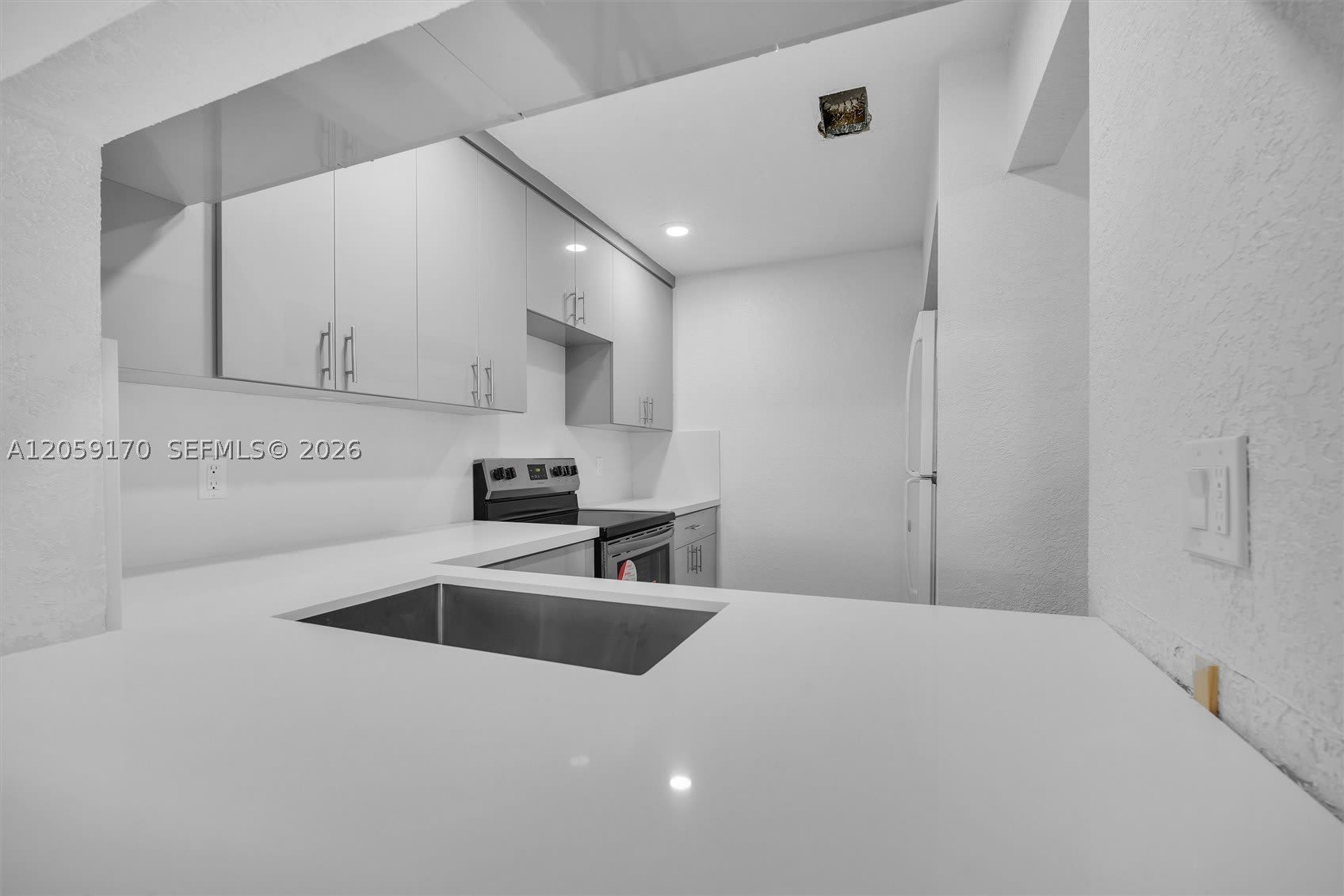 10015 NW 4th St – photo 5