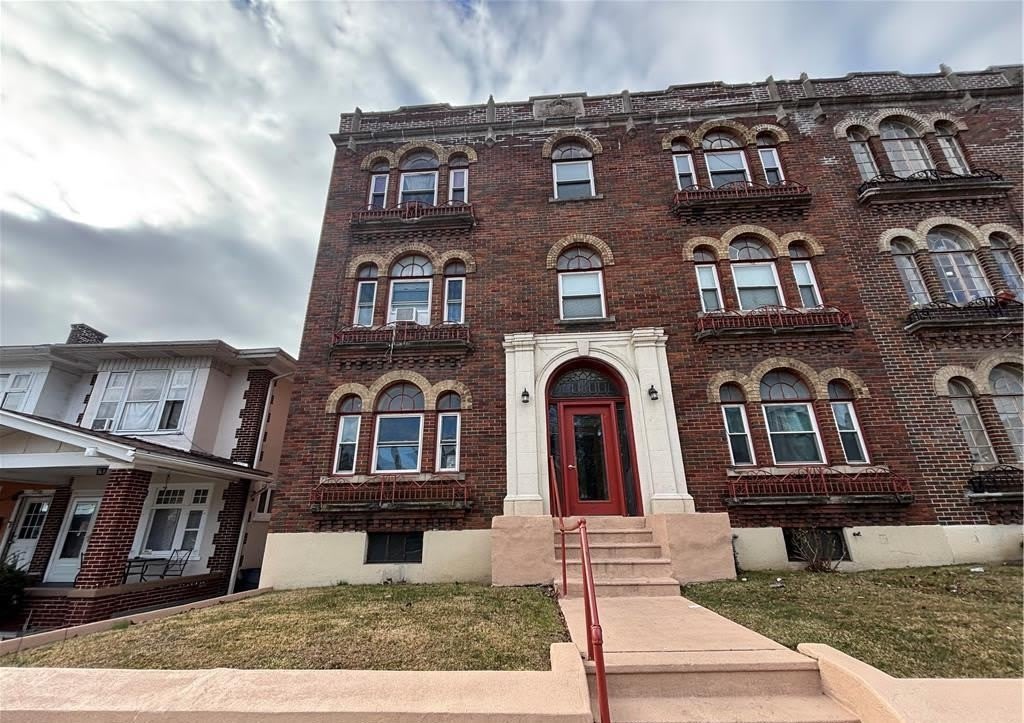222 S 15th Street – photo 1