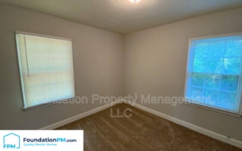 1684 Whitney Avenue – photo 4