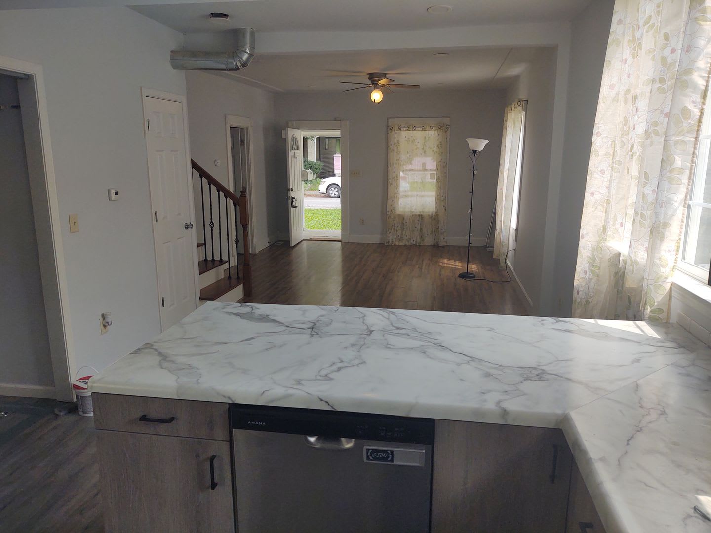 Beautifully Renovated 4-Bedroom Home Near Garfield Park – photo 3