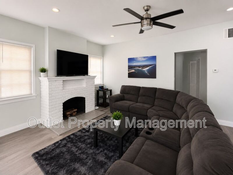 129 E Concord Street – photo 4