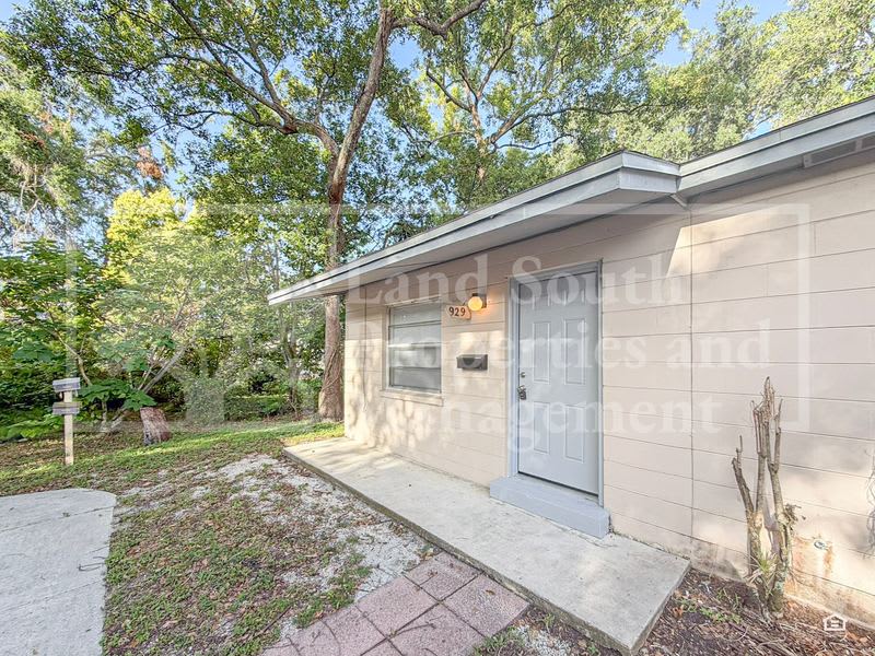 929 Lexington Street – photo 1