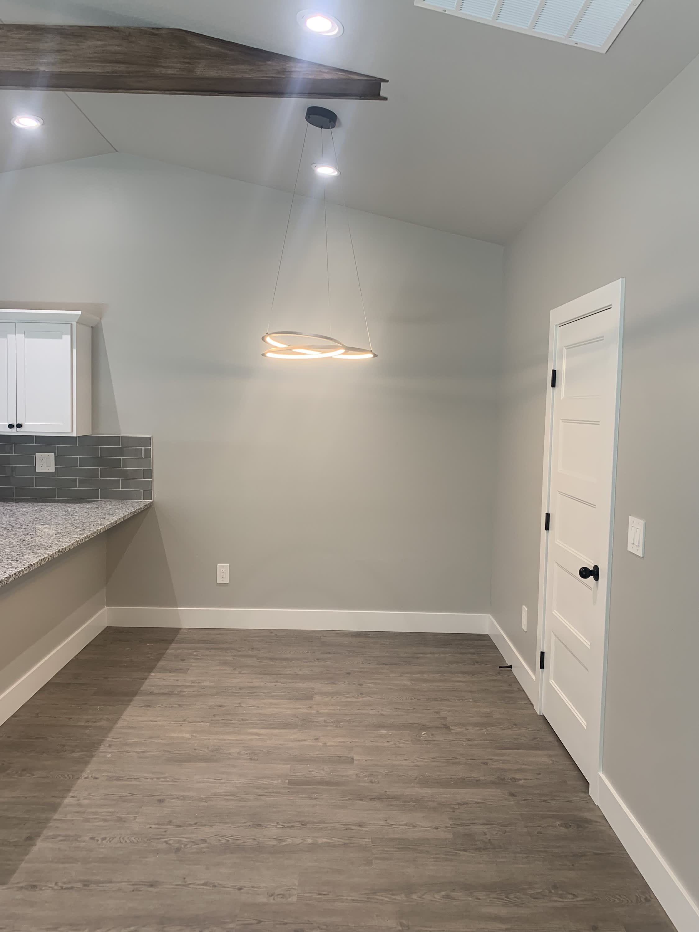 1423 W 37th St N – photo 3
