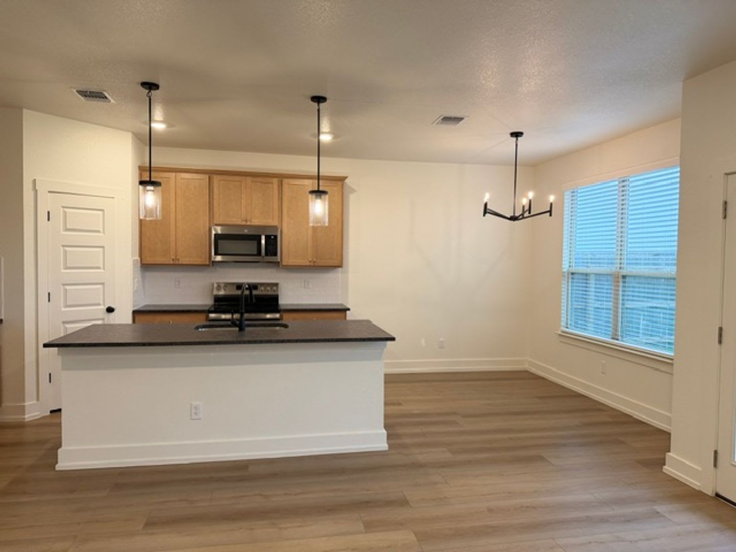 8919 Trungle For Lease – photo 3