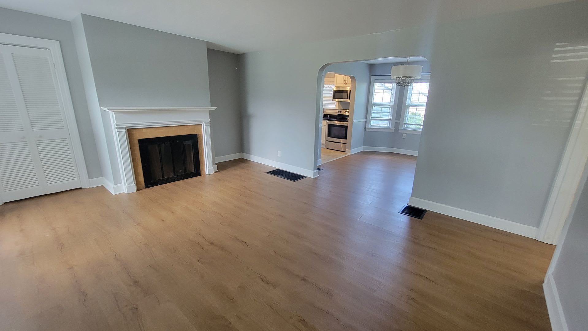 Clean 4 Bedroom With Immense Space In St. Matthews – photo 3